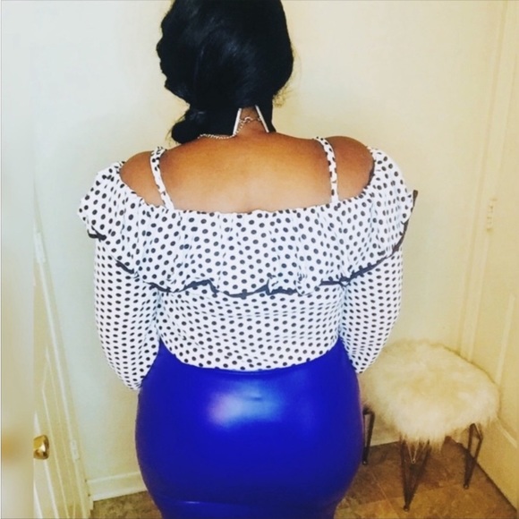 Off Shoulder Black & White Polka Dot Blouse - Picture 6 of 7